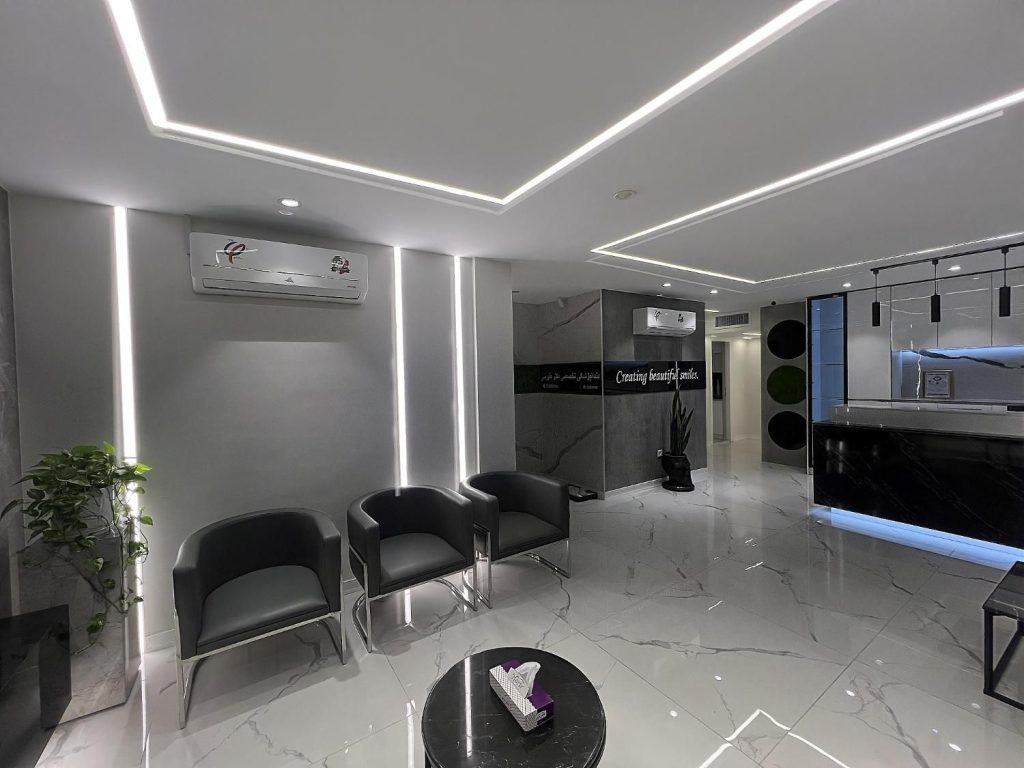 منشی و دستیار دندانپزشک
